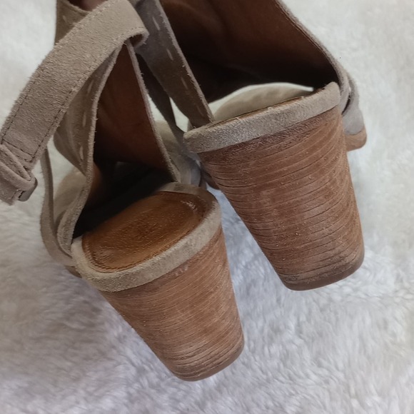 Frye Dani Pickstitch Shield Ankle Booties size 8.5 in Ash Suede - Picture 7 of 10